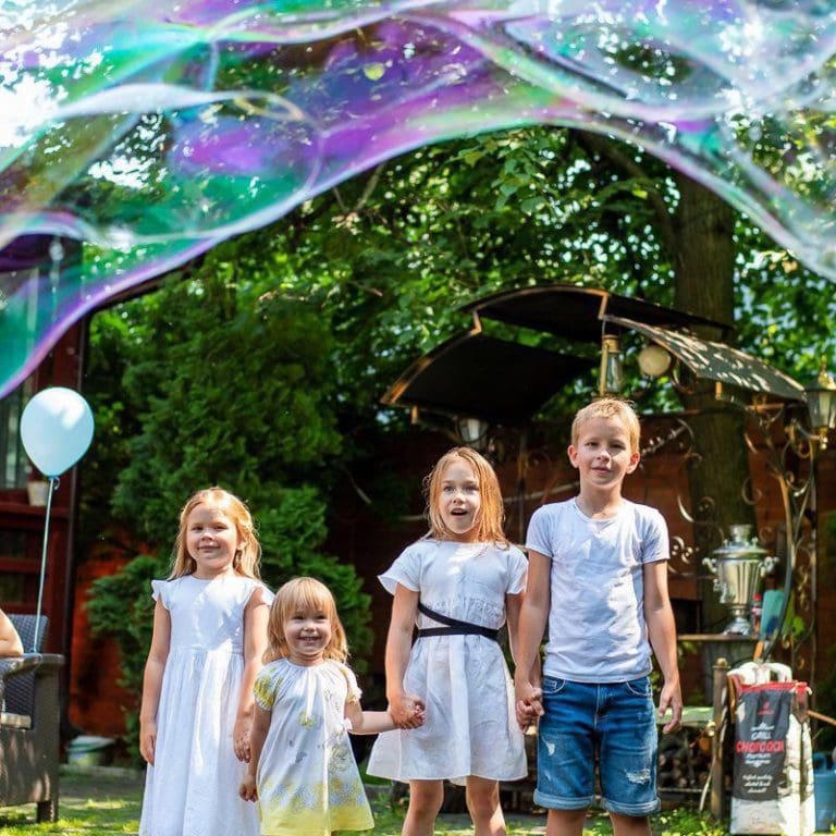 Outdoor-Seifenblasenshow mit Riesenseifenblasen in Wien